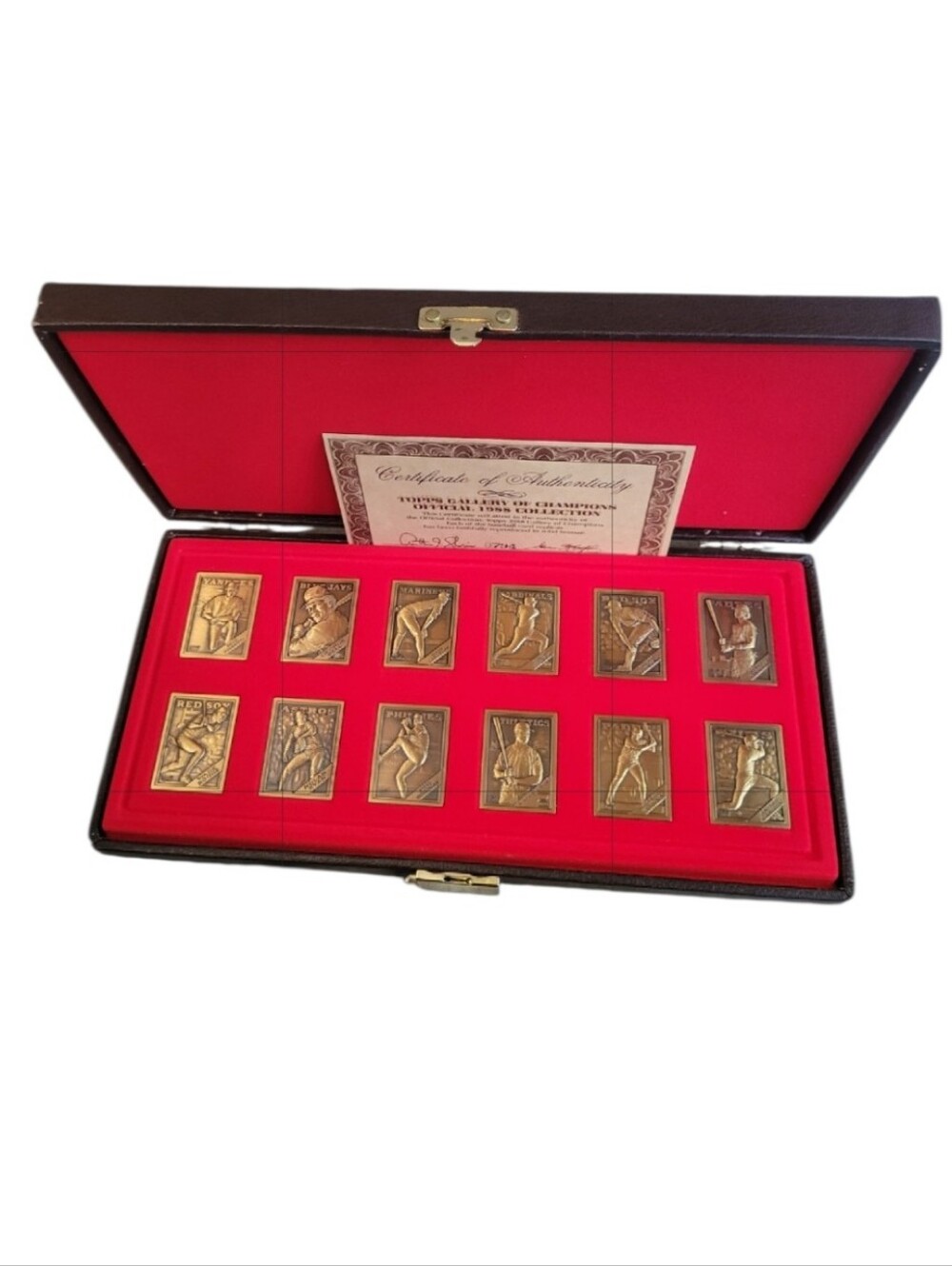 Topps 1988 Bronze Tone Plaque Collection - Red Display Gallery of Champions Mint